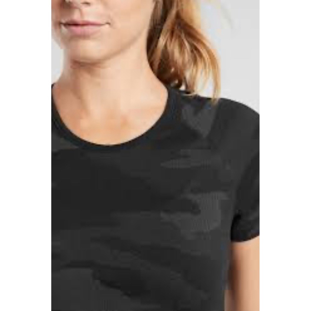 Athleta Small Speed light Camo Tee Short Sleeve